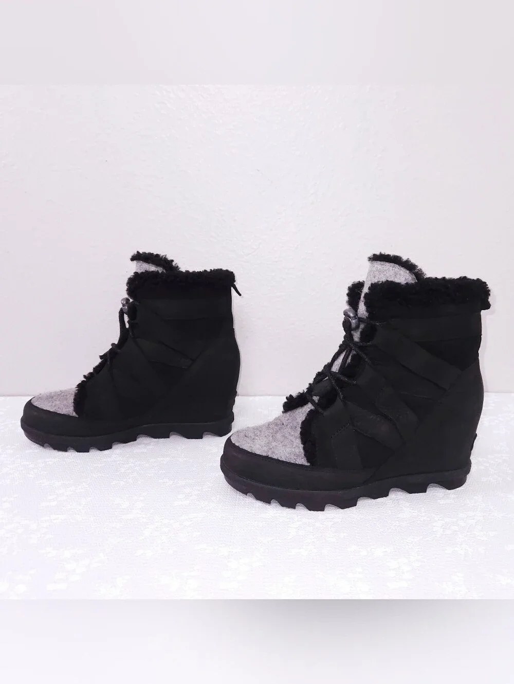 Sorel Joan Of Arctic Wedge II Cozy Boot US 7.5 Black Nubuck Shearling Booties